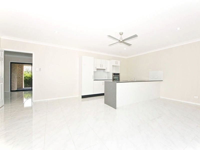 128 Bestmann Road E, Sandstone Point QLD 4511