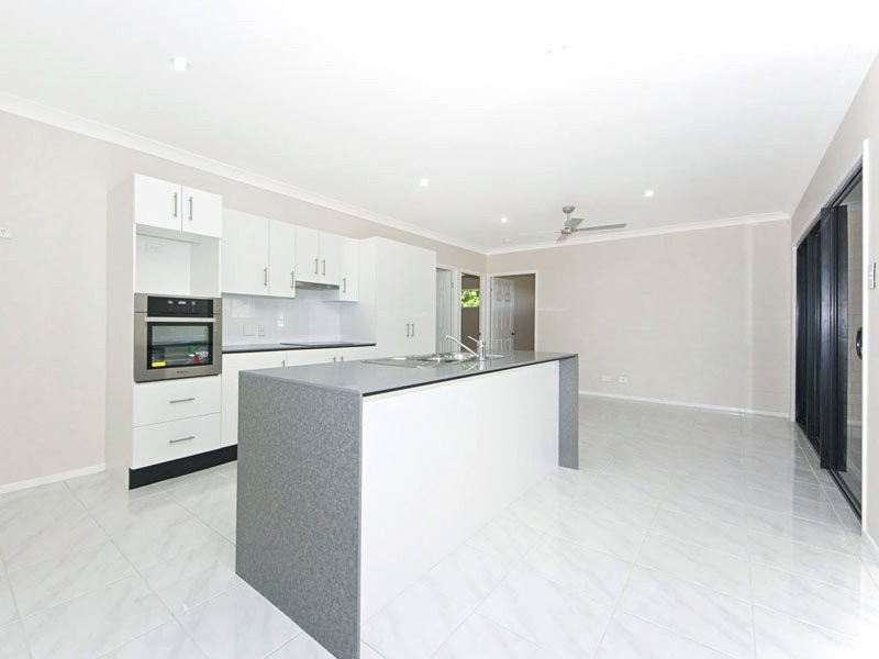128 Bestmann Road E, Sandstone Point QLD 4511