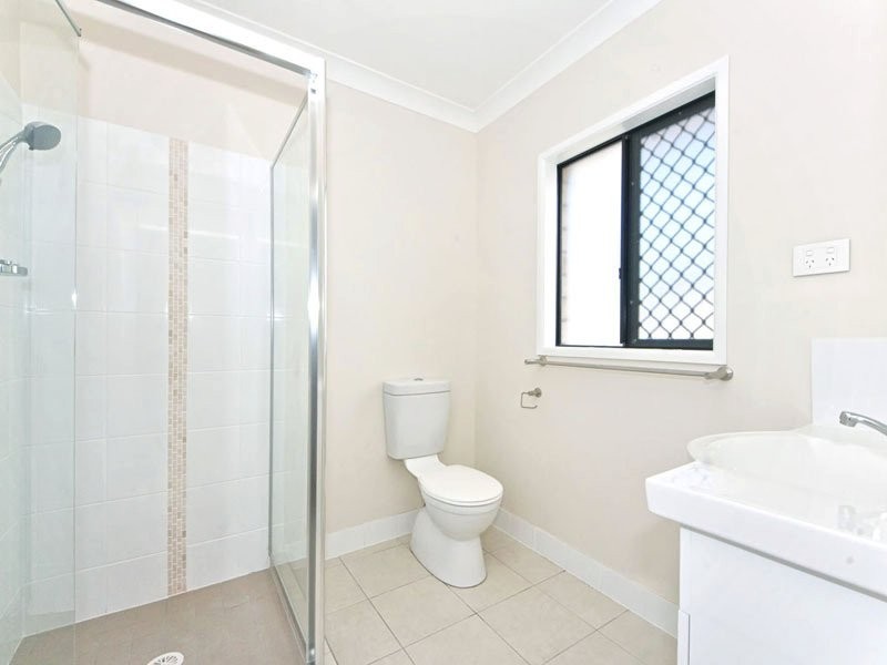 128 Bestmann Road E, Sandstone Point QLD 4511