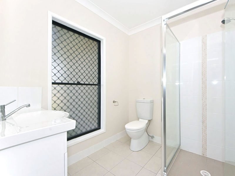 128 Bestmann Road E, Sandstone Point QLD 4511