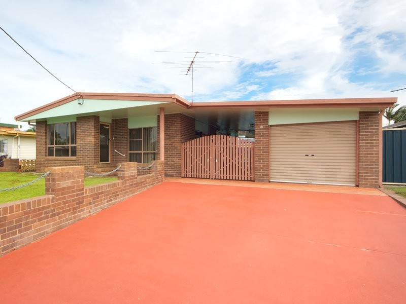 8 Penguin Street, Bongaree QLD 4507