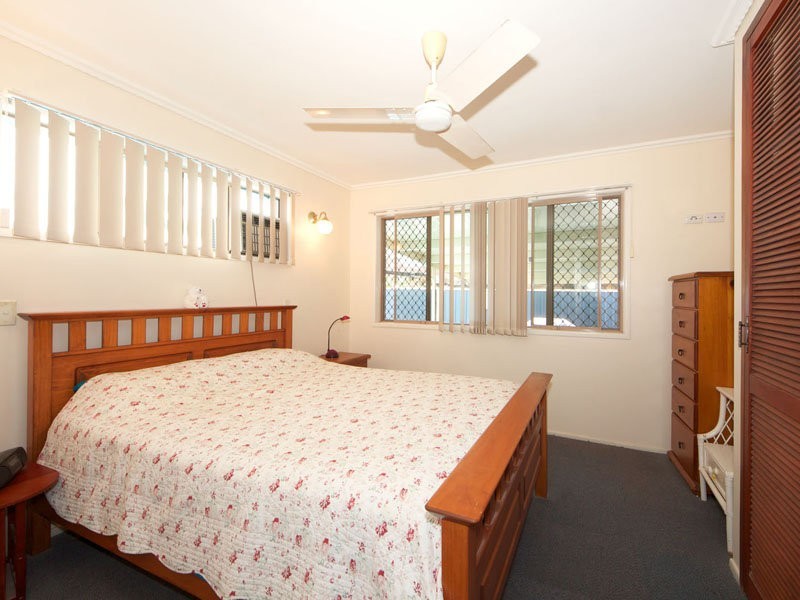 8 Penguin Street, Bongaree QLD 4507