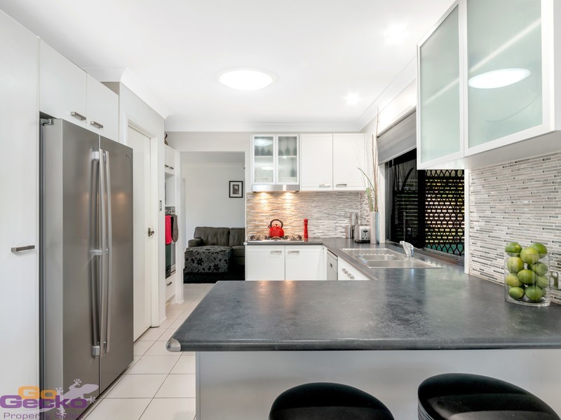 21 Wrenaus Way, Ningi QLD 4511