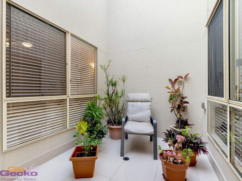 2/75 Phoenix Avenue, Bongaree QLD 4507