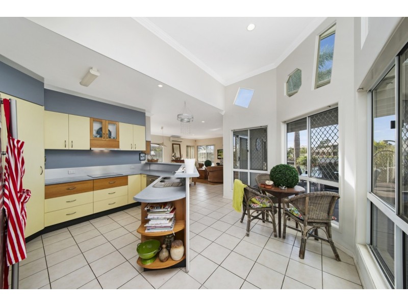 110 Kangaroo Avenue, Bongaree QLD 4507