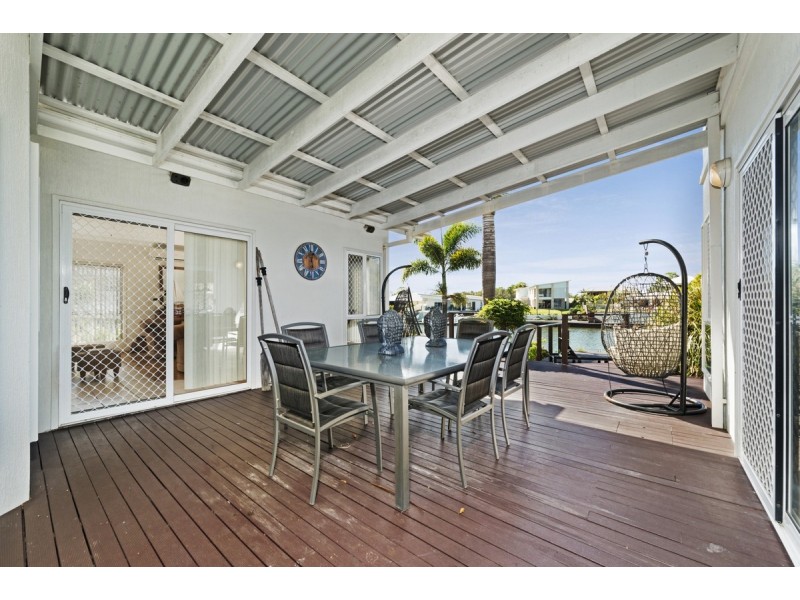 110 Kangaroo Avenue, Bongaree QLD 4507