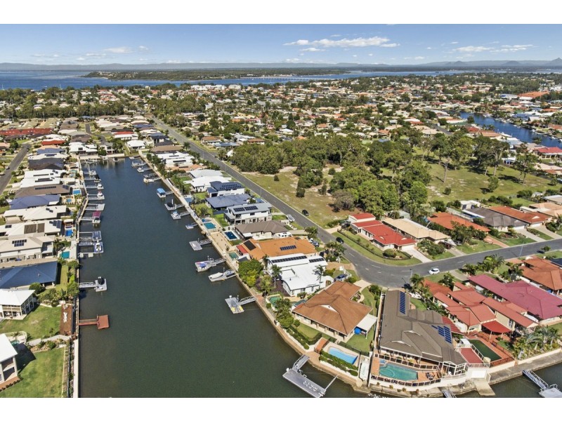 110 Kangaroo Avenue, Bongaree QLD 4507
