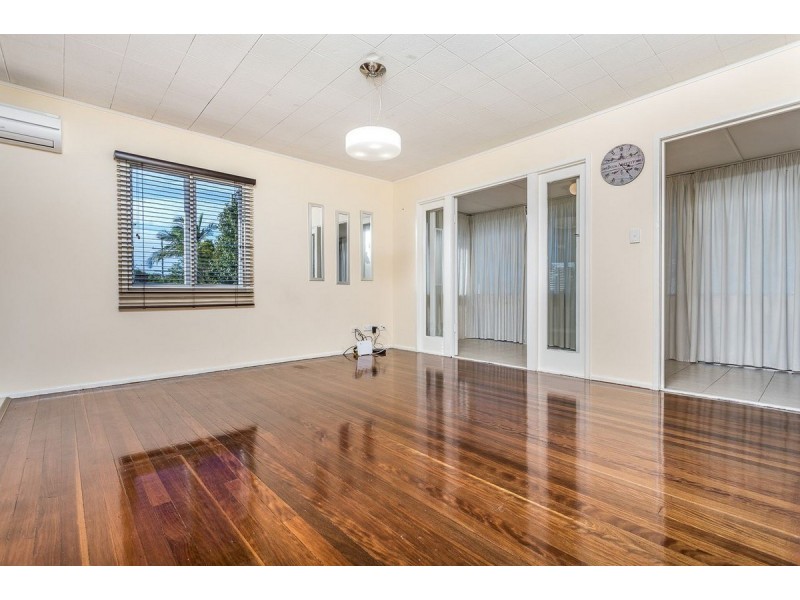 101 Scarborough Road, Redcliffe QLD 4020