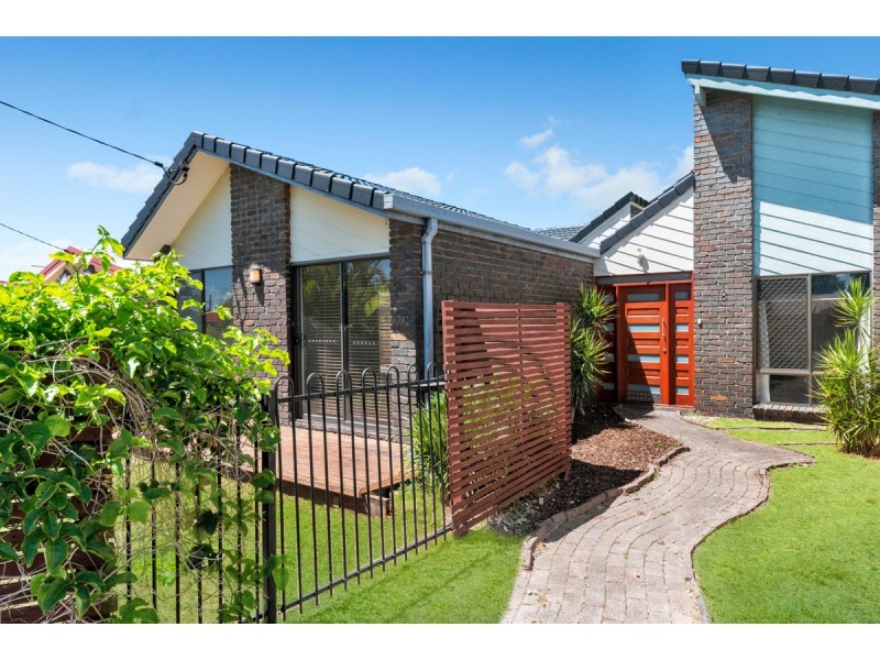 18 Pheasant Avenue, Banksia Beach QLD 4507