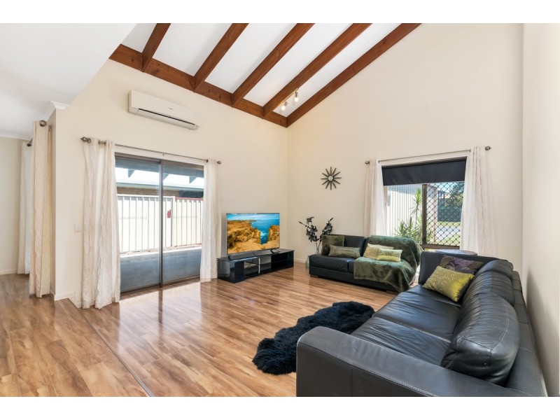 18 Pheasant Avenue, Banksia Beach QLD 4507
