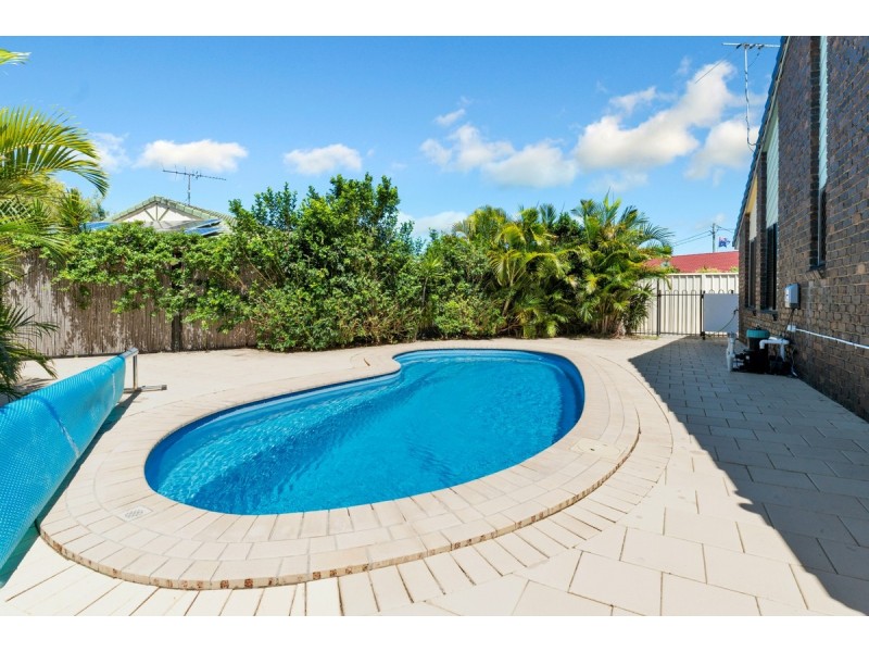 18 Pheasant Avenue, Banksia Beach QLD 4507