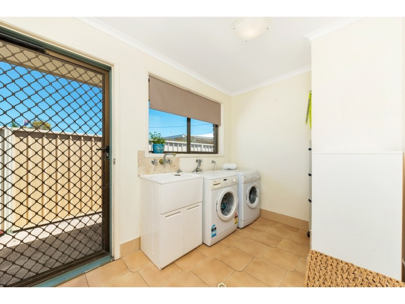 18 Pheasant Avenue, Banksia Beach QLD 4507