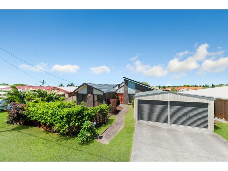 18 Pheasant Avenue, Banksia Beach QLD 4507