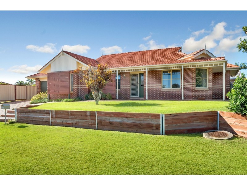 2 Trent Court, Sandstone Point QLD 4511