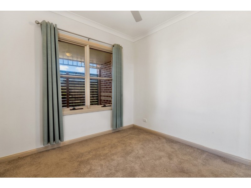 2 Trent Court, Sandstone Point QLD 4511