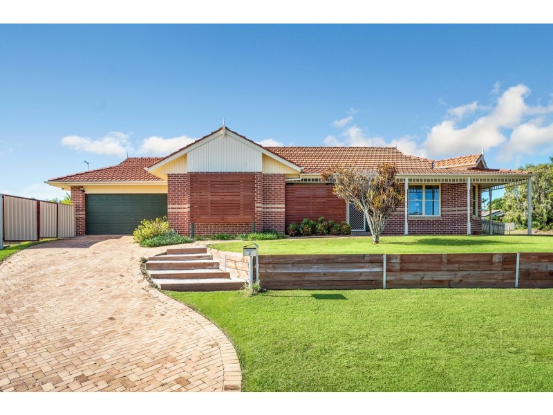 2 Trent Court, Sandstone Point QLD 4511