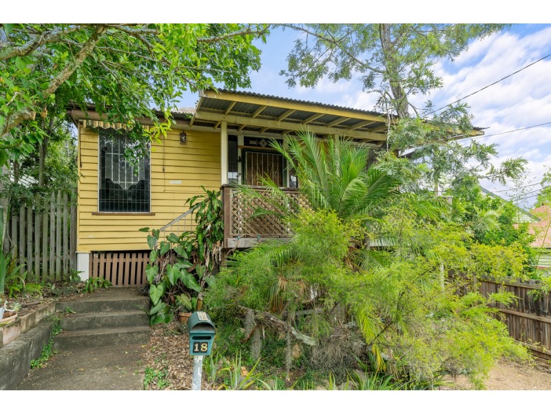 18 Shaw Street, Bardon QLD 4065