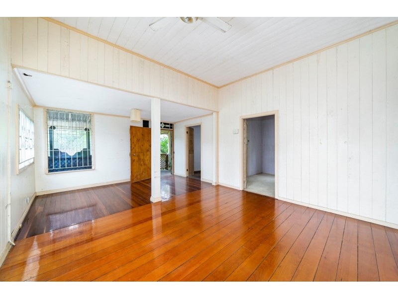 18 Shaw Street, Bardon QLD 4065