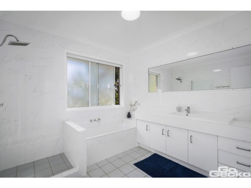 11 Triton Court, Ningi QLD 4511