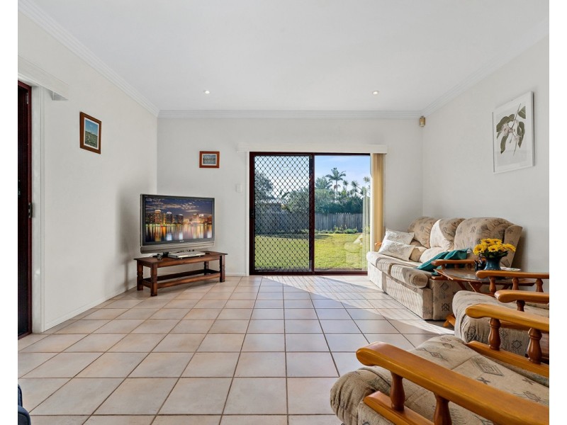 33 Cosmos Avenue, Banksia Beach QLD 4507