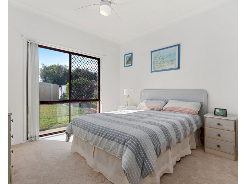 33 Cosmos Avenue, Banksia Beach QLD 4507