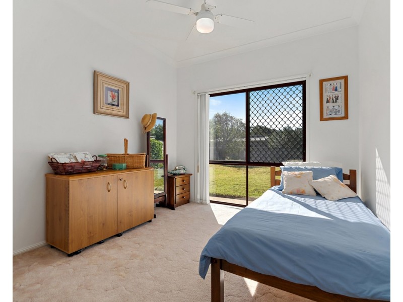 33 Cosmos Avenue, Banksia Beach QLD 4507