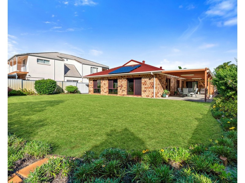 33 Cosmos Avenue, Banksia Beach QLD 4507