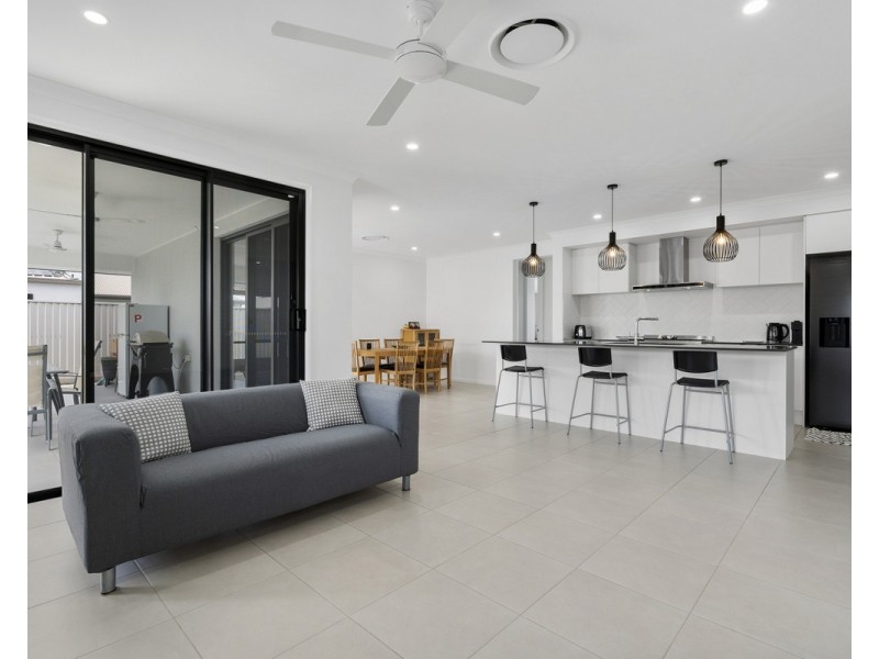 16 Elanus Crt, Banksia Beach QLD 4507