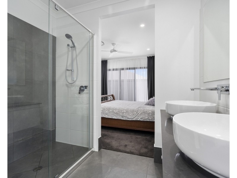 16 Elanus Crt, Banksia Beach QLD 4507