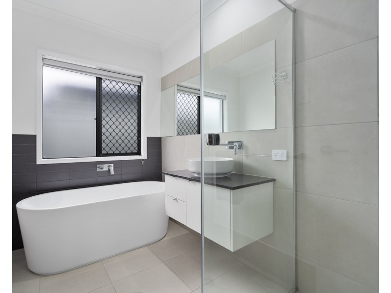 16 Elanus Crt, Banksia Beach QLD 4507