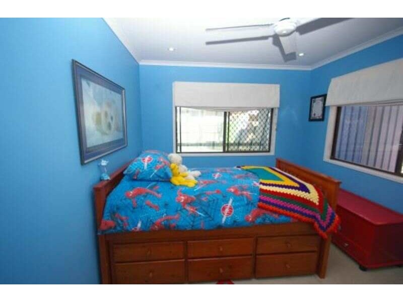 22 Gillian Street, Beachmere QLD 4510