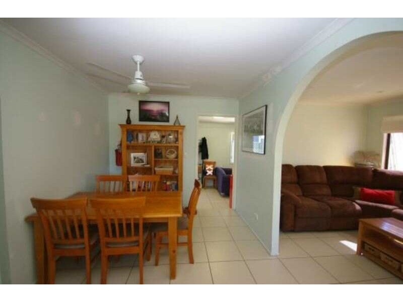 22 Gillian Street, Beachmere QLD 4510