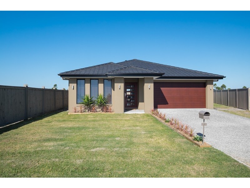 8 Clubrush Court, Banksia Beach QLD 4507