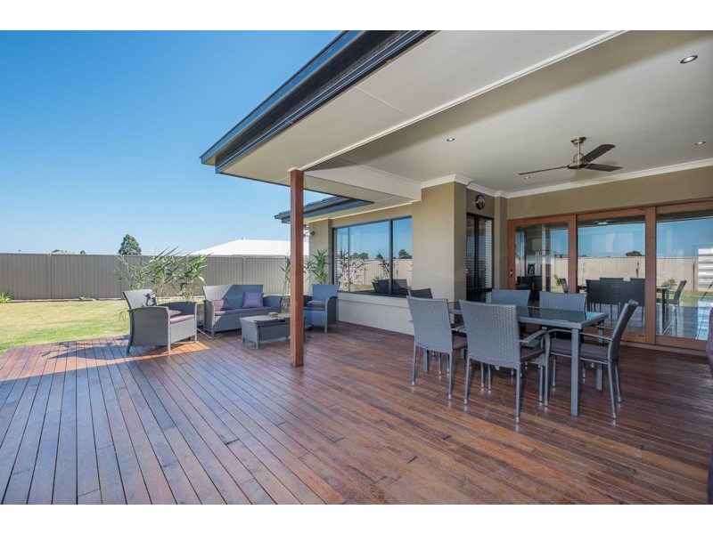 8 Clubrush Court, Banksia Beach QLD 4507