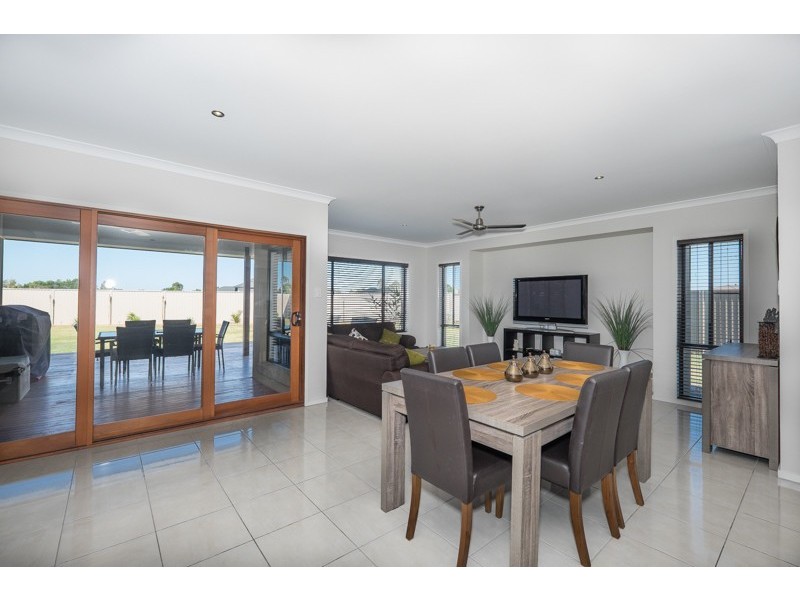 8 Clubrush Court, Banksia Beach QLD 4507