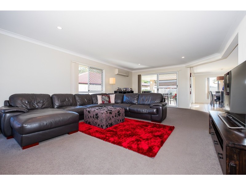 5 Bora Place, Ningi QLD 4511
