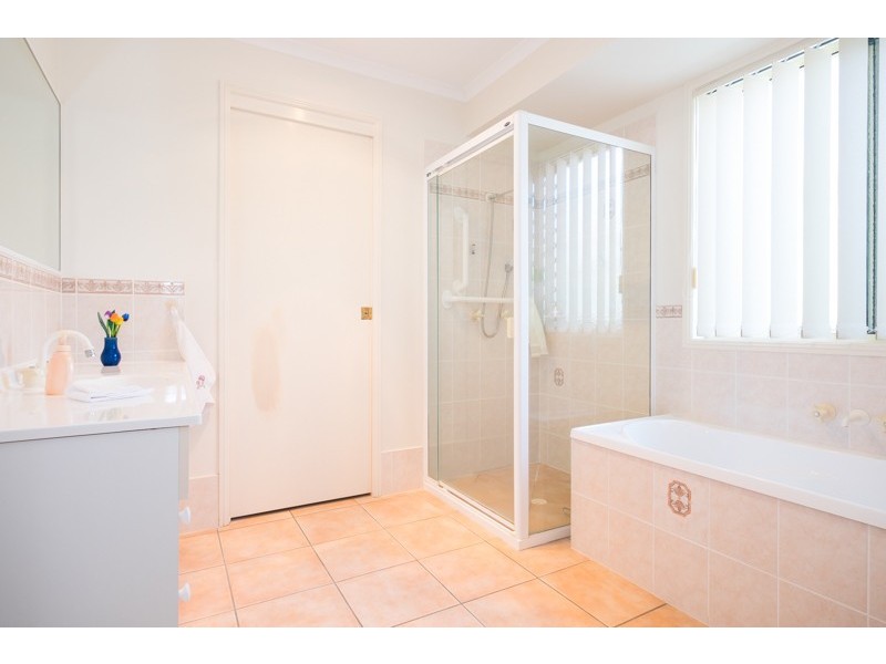 8 Scarborough Court, Sandstone Point QLD 4511