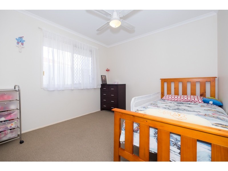 8 Scarborough Court, Sandstone Point QLD 4511