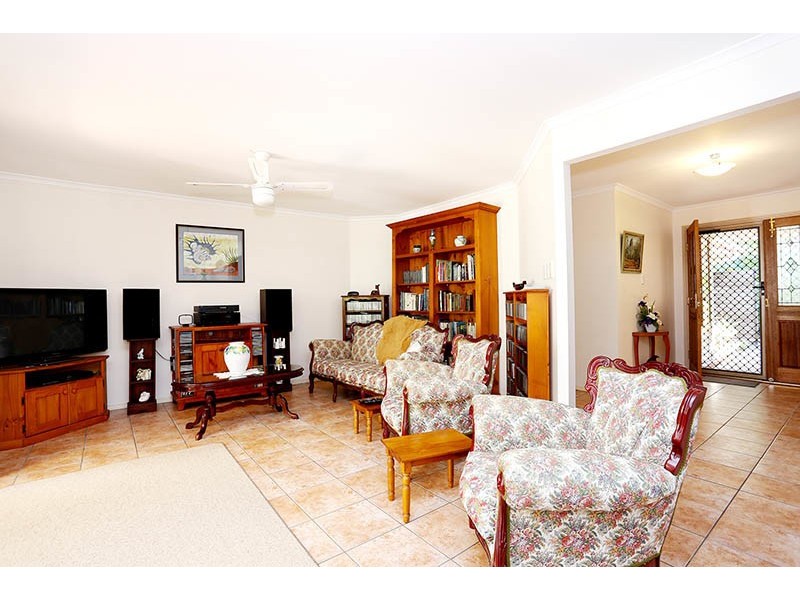 6 Genoa Place, Banksia Beach QLD 4507