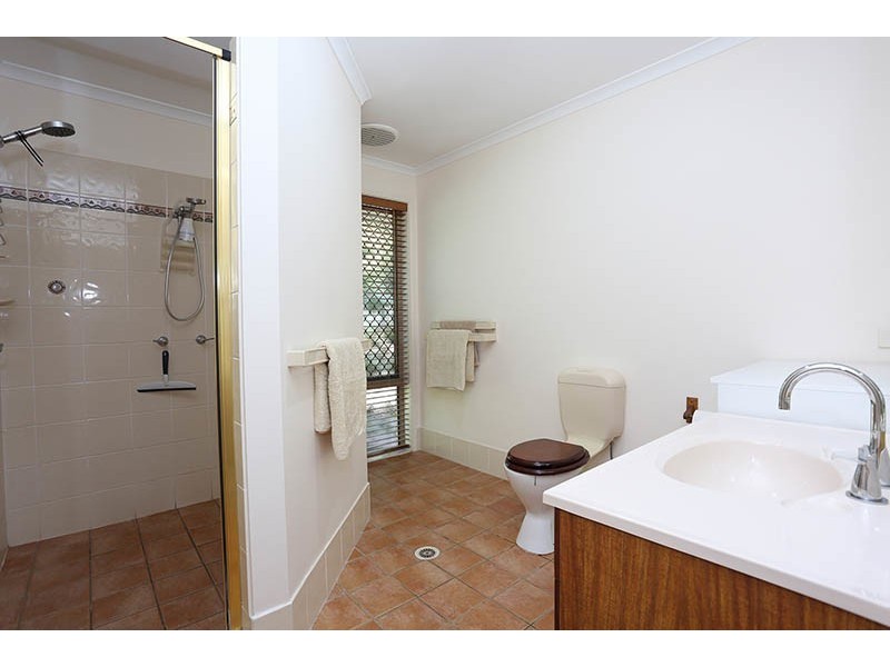 6 Genoa Place, Banksia Beach QLD 4507