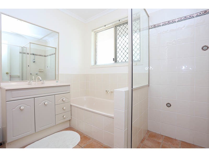 6 Genoa Place, Banksia Beach QLD 4507