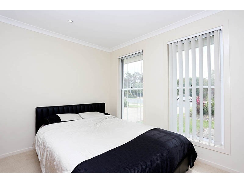 73 Sandstone Boulevard, Ningi QLD 4511