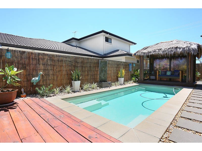 64 Biggs Avenue, Beachmere QLD 4510