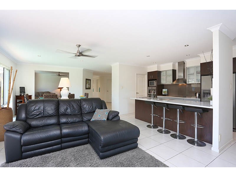64 Biggs Avenue, Beachmere QLD 4510