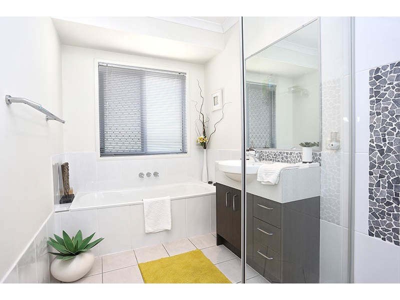 64 Biggs Avenue, Beachmere QLD 4510