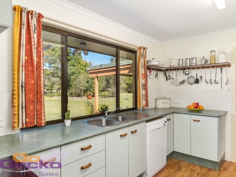 102 Bellay Road, Beachmere QLD 4510