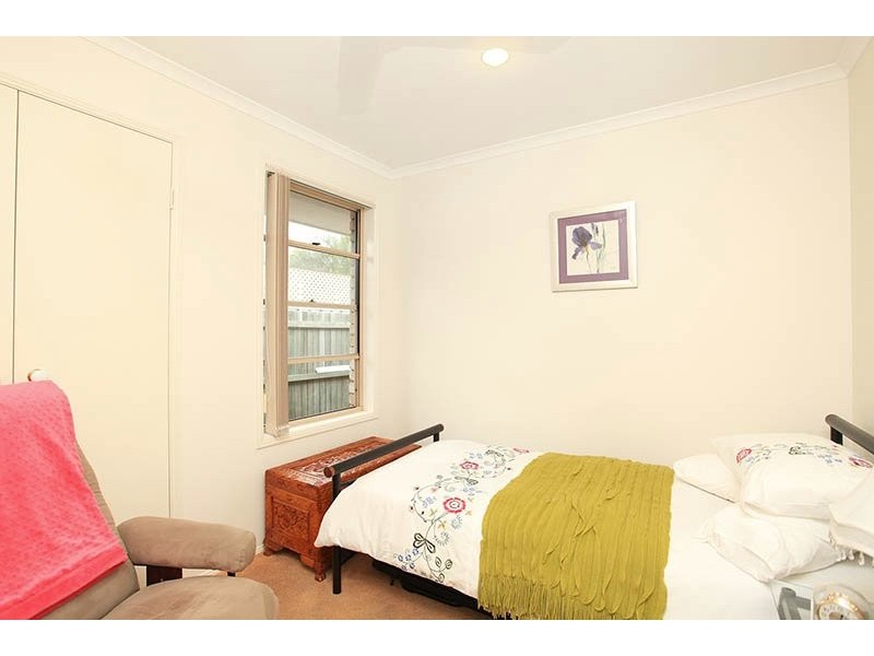 8 Clovelly Place, Sandstone Point QLD 4511