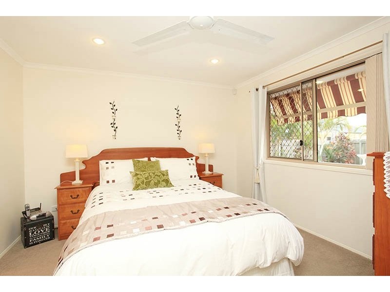 8 Clovelly Place, Sandstone Point QLD 4511