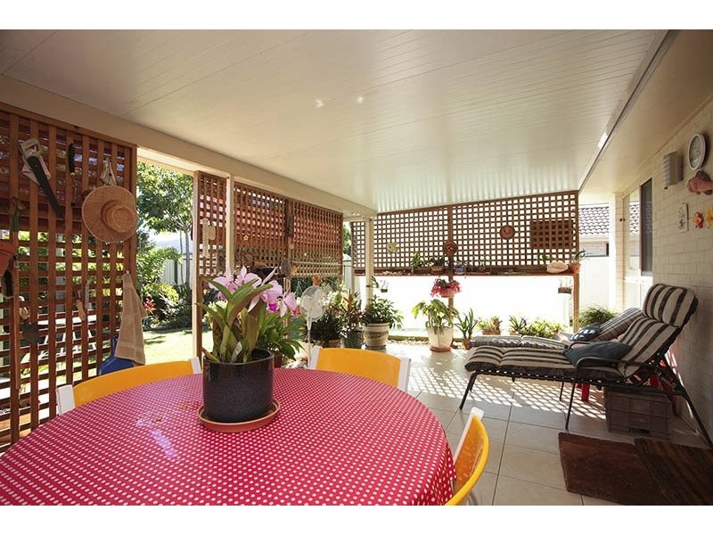 5 Middle Cove Court, Sandstone Point QLD 4511