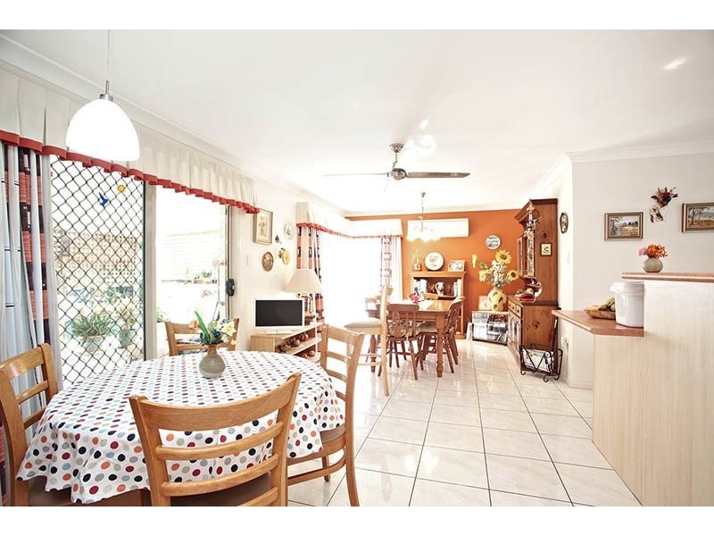 5 Middle Cove Court, Sandstone Point QLD 4511
